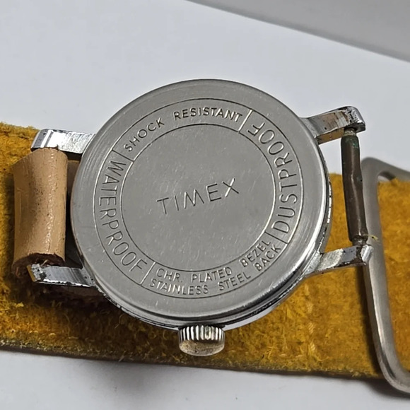 Womens Vintage Rare Timex Sportster Manual Wind Dustproof Watch Keeps Time - Picture 9 of 11